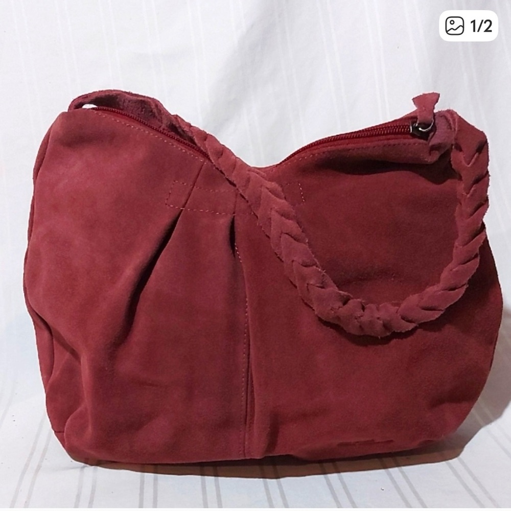 Chic Suede Shoulder Bag in Rich Red